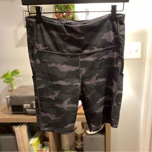 NWOT Athleta Bike Shorts 7”